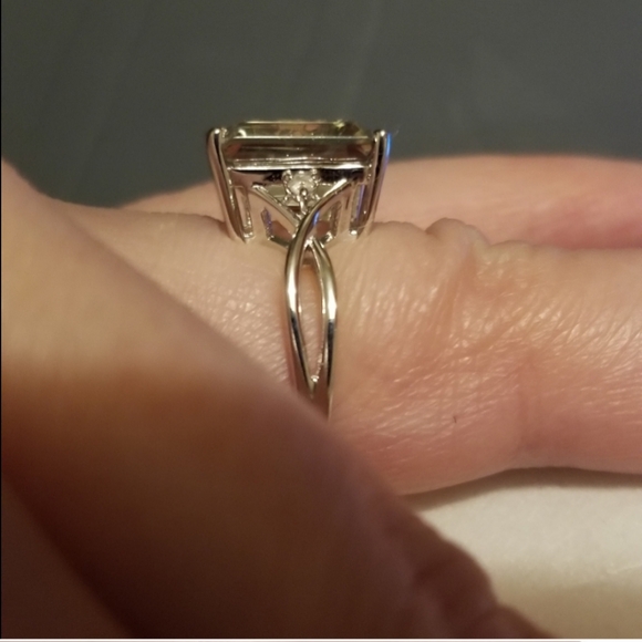 Sterling silver 3.52ctw. Green Amethyst & white Topaz ring.*Sells for $100. - Picture 2 of 8